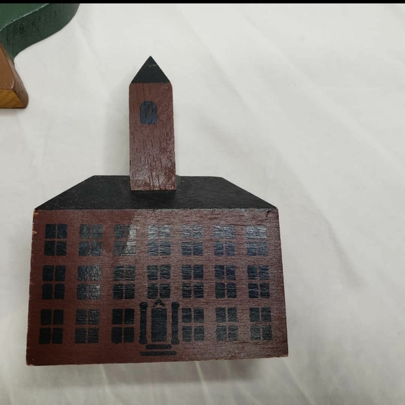 Vintage Mini Wooden Buildings and Amish People Handpainted - Picture 6 of 6